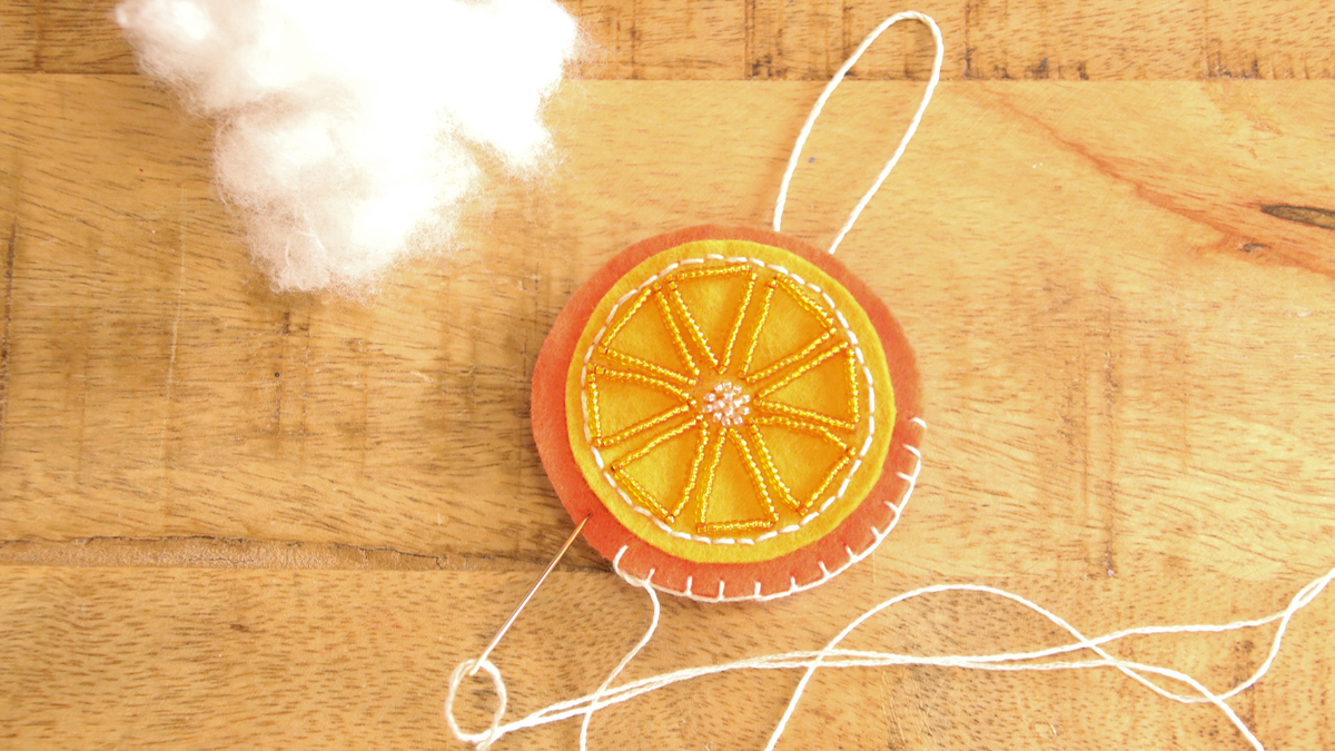 Modello di decorazione dell'albero di Natale in feltro Profumi di Natale : Tappa 6 Modello di decorazione dell'albero di Natale in feltro Profumi di Natale : Tappa 6