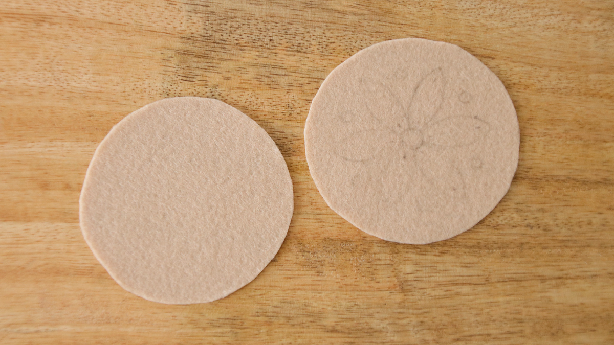 Modello di decorazione dell'albero di Natale in feltro Profumi di Natale : Tappa 7 Modello di decorazione dell'albero di Natale in feltro Profumi di Natale : Tappa 7