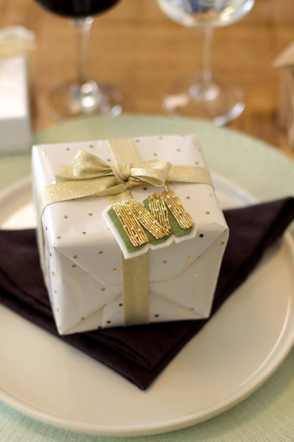 Schema Tutorial etichetta regalo di Natale Ricamo lettera Cannetille Schema Tutorial etichetta regalo di Natale Ricamo lettera Cannetille