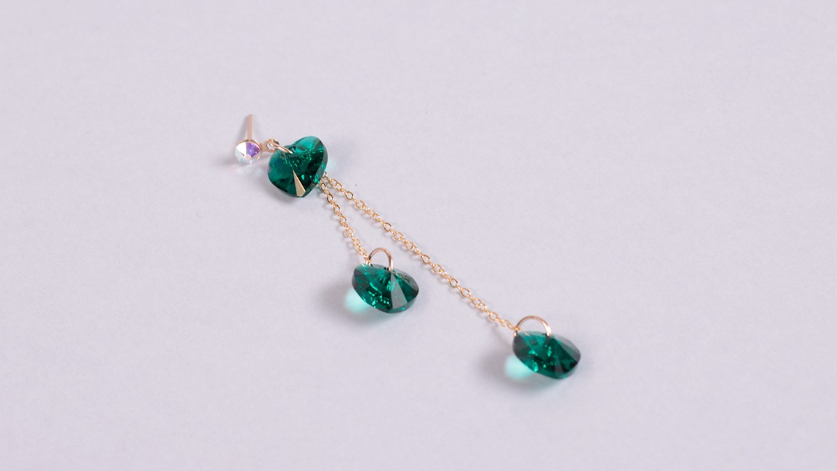 Tuto Orecchini a catena in oro con cuori PureCrystal : Tappa 4 Tuto Orecchini a catena in oro con cuori PureCrystal : Tappa 4