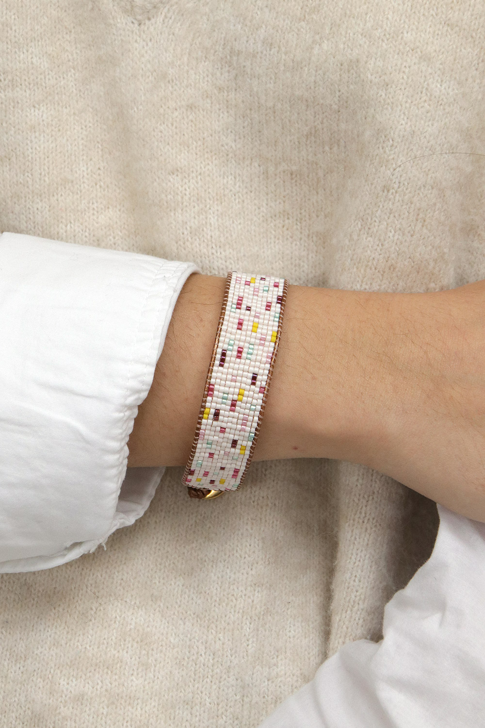 Bracciale Miyuki Loom con bordo in cordoncino di cuoio