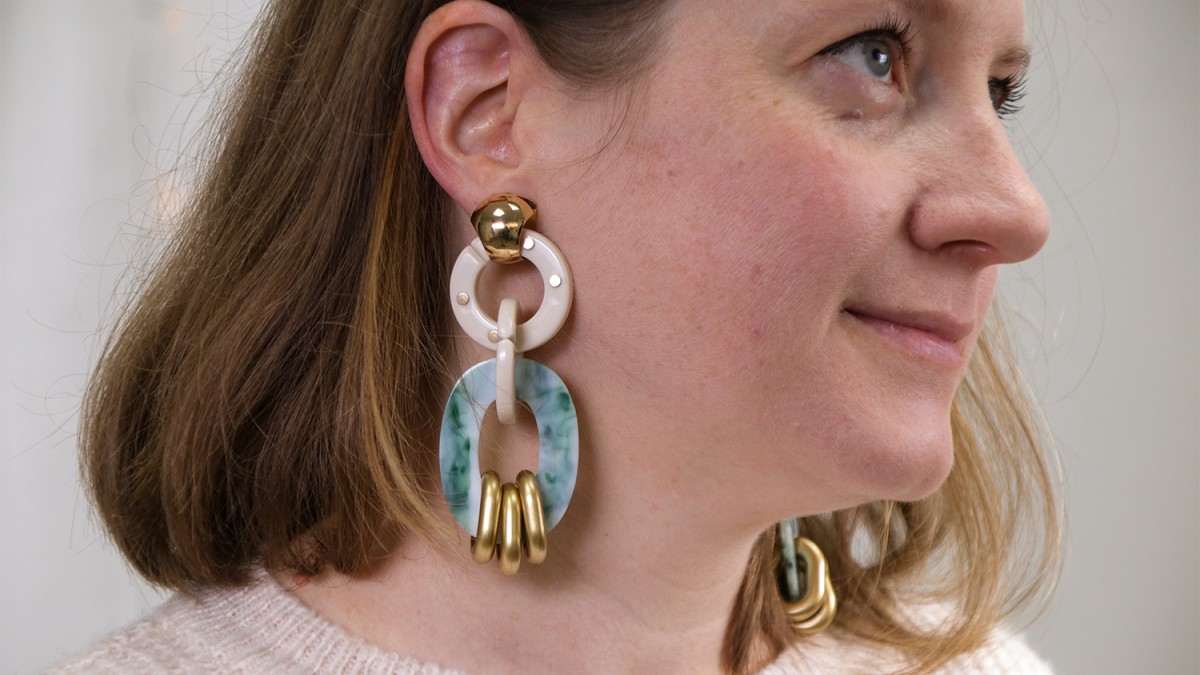 Schema Orecchini pendenti originali con grandi maglie in acetato