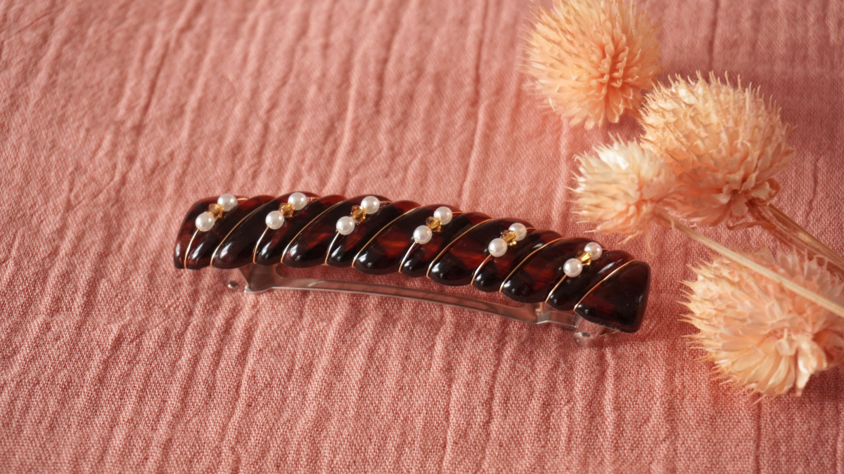 Schema Fermaglio a squame di tartaruga fai da te con perle di perle Schema Fermaglio a squame di tartaruga fai da te con perle di perle