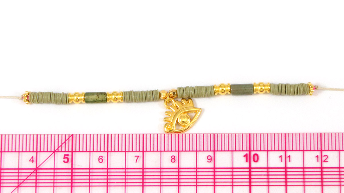 Bracciali sottili Tuto con perline e ciondoli heishi : Tappa 3