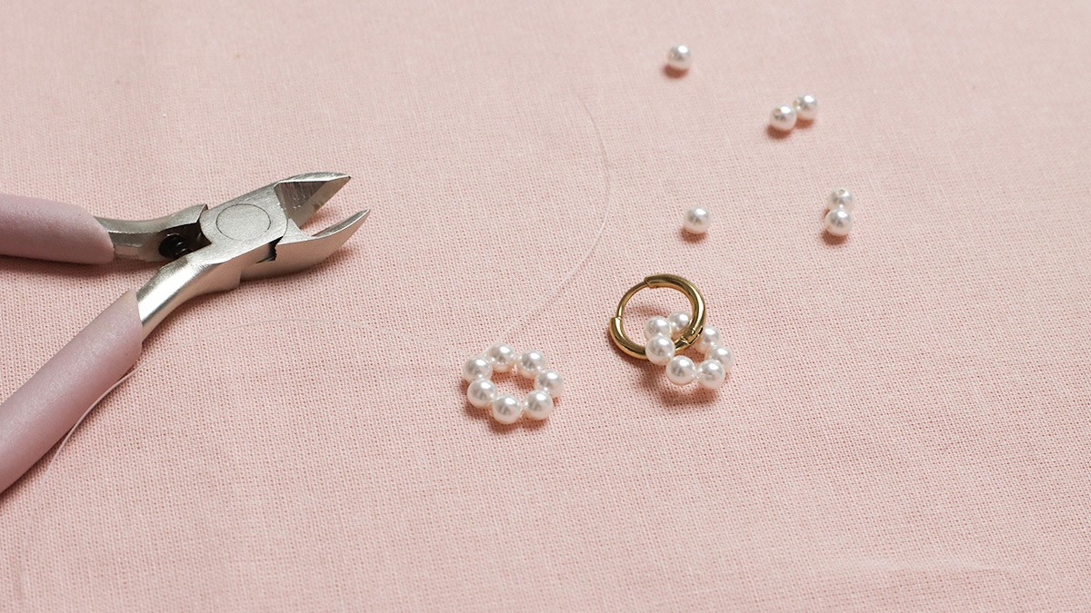 Orecchini e catena in madreperla : Tappa 2