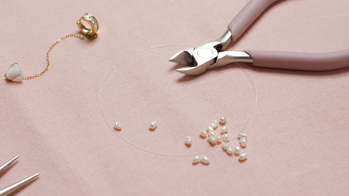 Orecchini e catena in madreperla : Tappa 5