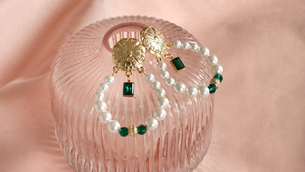 Orecchini in stile barocco con perle