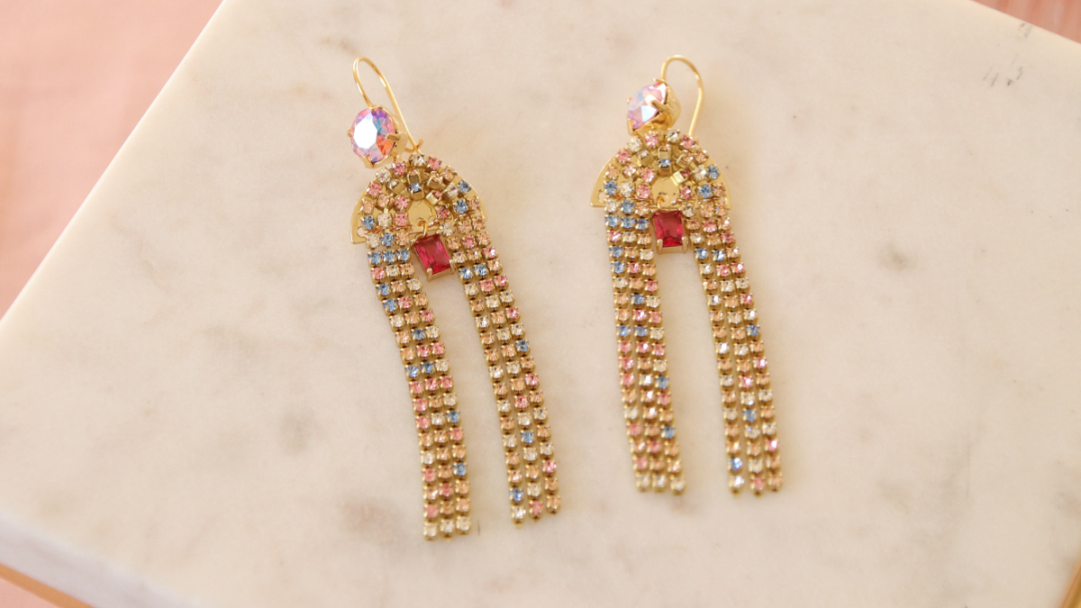 Orecchn legger con strass e braccale con nappa Vetrna
