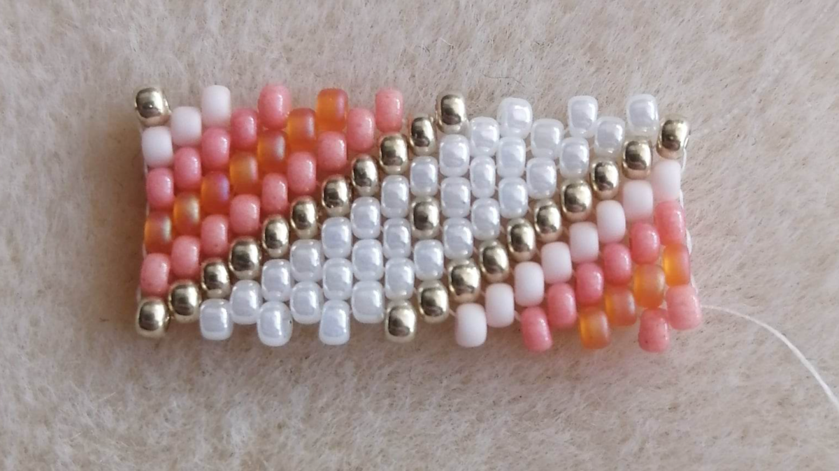 Tutorial per il braccialetto a intreccio Peytwist : Tappa 4 Tutorial per il braccialetto a intreccio Peytwist : Tappa 4