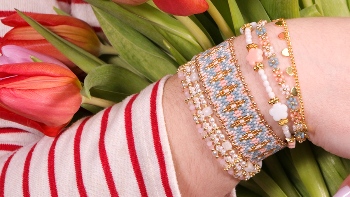 Schema Bracciale di fiori con perle di semi Multirang e chiusura Hiilos Schema Bracciale di fiori con perle di semi Multirang e chiusura Hiilos