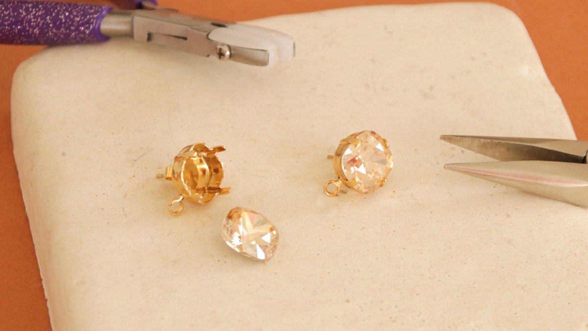 Orecchini pendenti in cristallo puro : Tappa 1 Orecchini pendenti in cristallo puro : Tappa 1