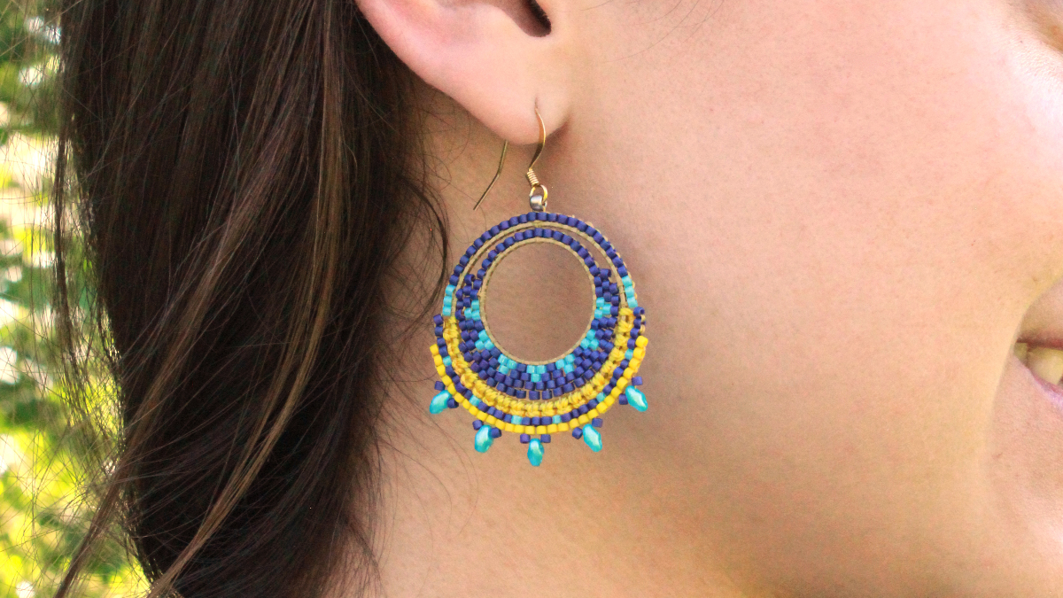 Orecchini in macramè misto e miyuki Orecchini in macramè misto e miyuki