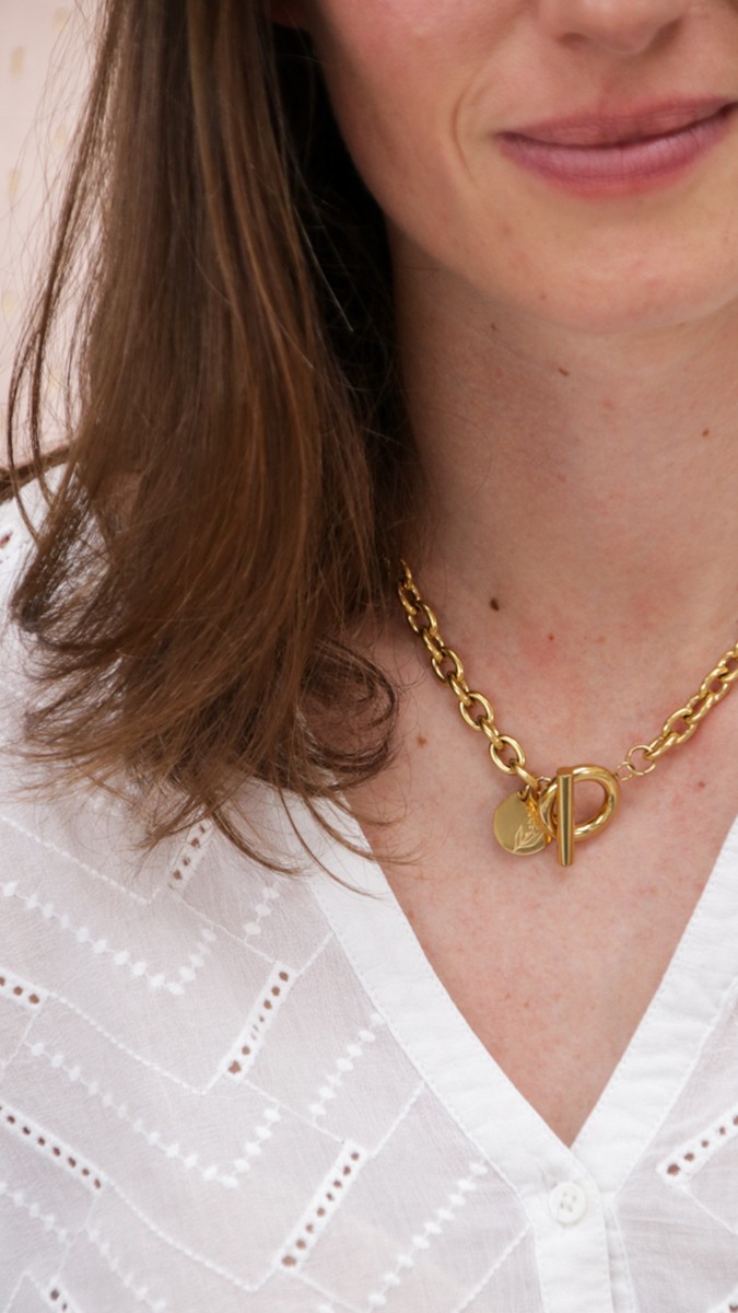 Schema Bracciale in acciaio inossidabile placcato oro con chiusura a T Schema Bracciale in acciaio inossidabile placcato oro con chiusura a T