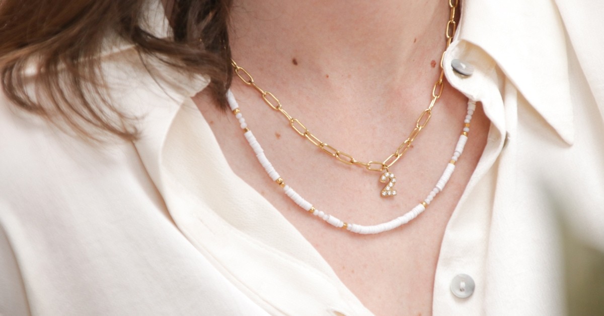 Schema Cavigliera estiva in acciaio inossidabile e mini perline Heishi