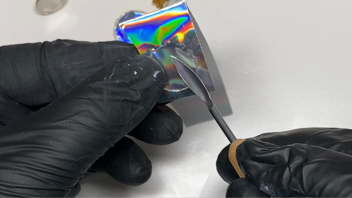 Orecchini pendenti in polimero, inchiostro e resina UV : Tappa 6 Orecchini pendenti in polimero, inchiostro e resina UV : Tappa 6