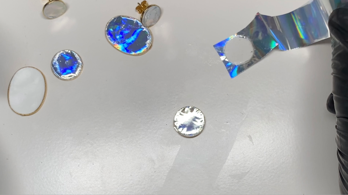 Orecchini pendenti in polimero, inchiostro e resina UV : Tappa 7 Orecchini pendenti in polimero, inchiostro e resina UV : Tappa 7