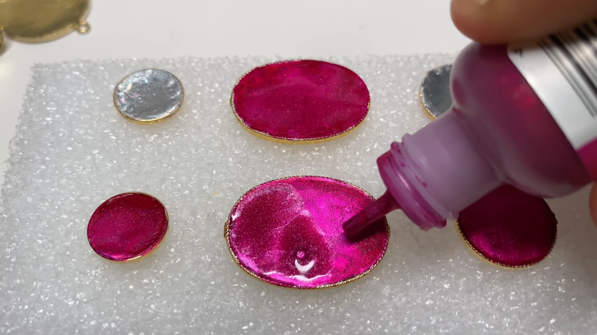 Orecchini pendenti in polimero, inchiostro e resina UV : Tappa 8 Orecchini pendenti in polimero, inchiostro e resina UV : Tappa 8