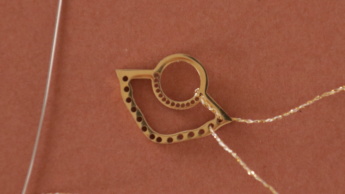 Orecchini pendenti in acciaio inossidabile Miyuki Bugles Gold : Tappa 1