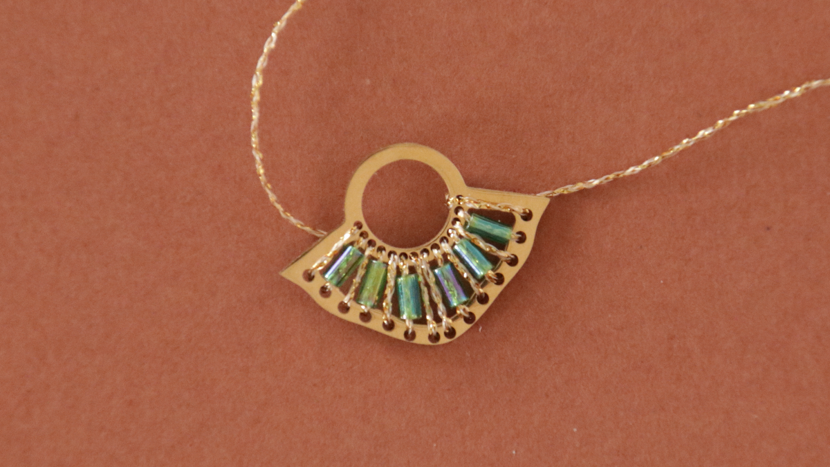 Orecchini pendenti in acciaio inossidabile Miyuki Bugles Gold : Tappa 3