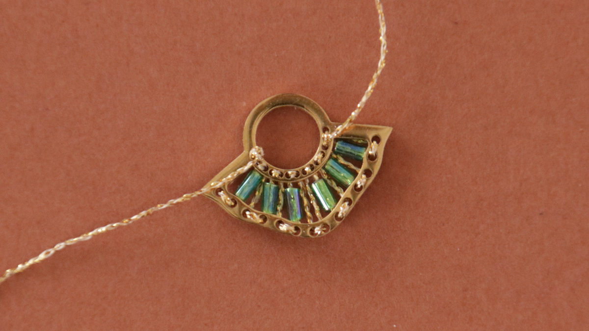 Orecchini pendenti in acciaio inossidabile Miyuki Bugles Gold : Tappa 4