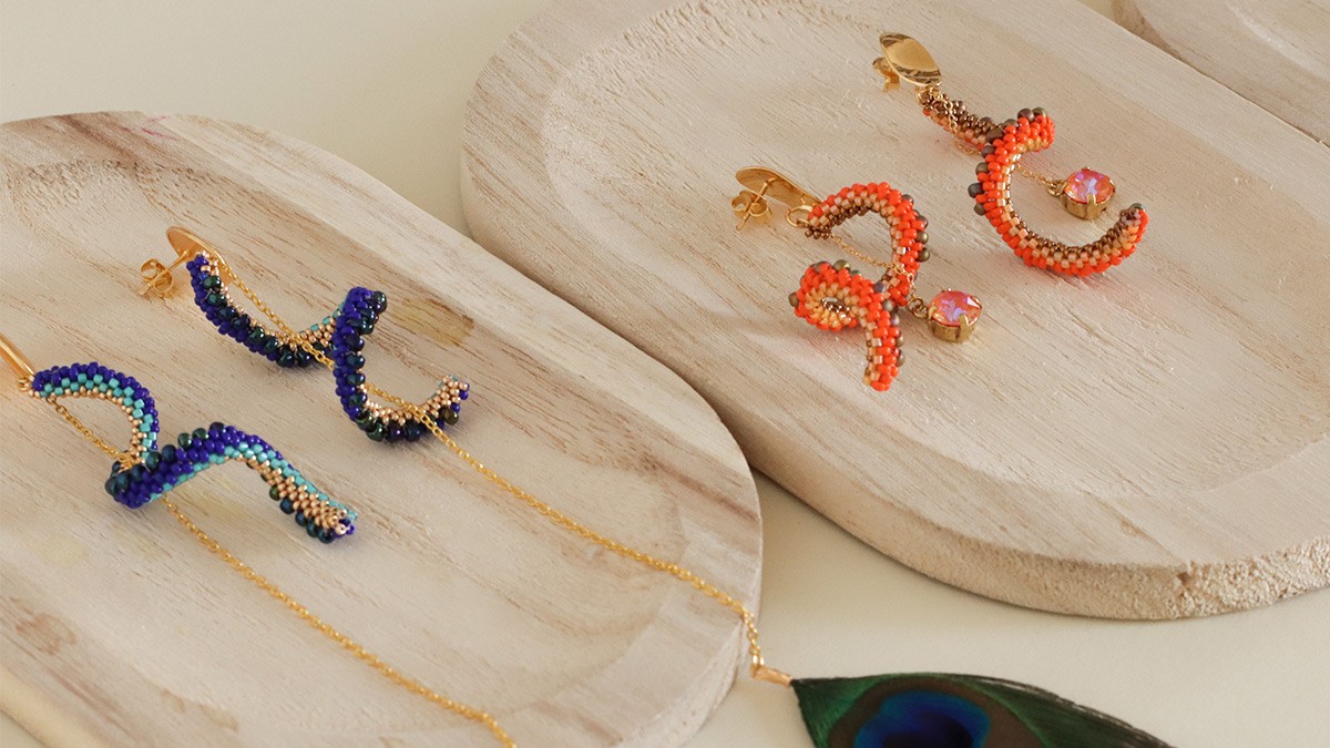 Schema Orecchini pendenti Cellini con trama peyote piatta a effetto spirale