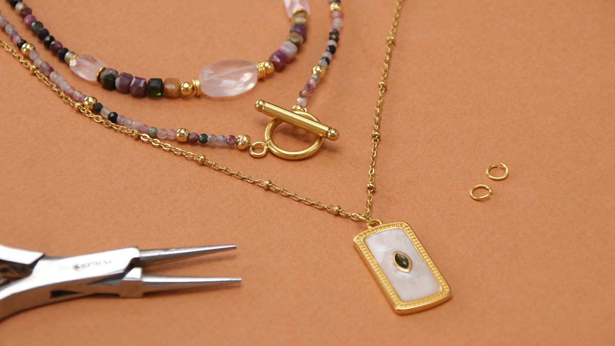 Collana a più file con gemme di tormalina e pendente in resina : Tappa 5
