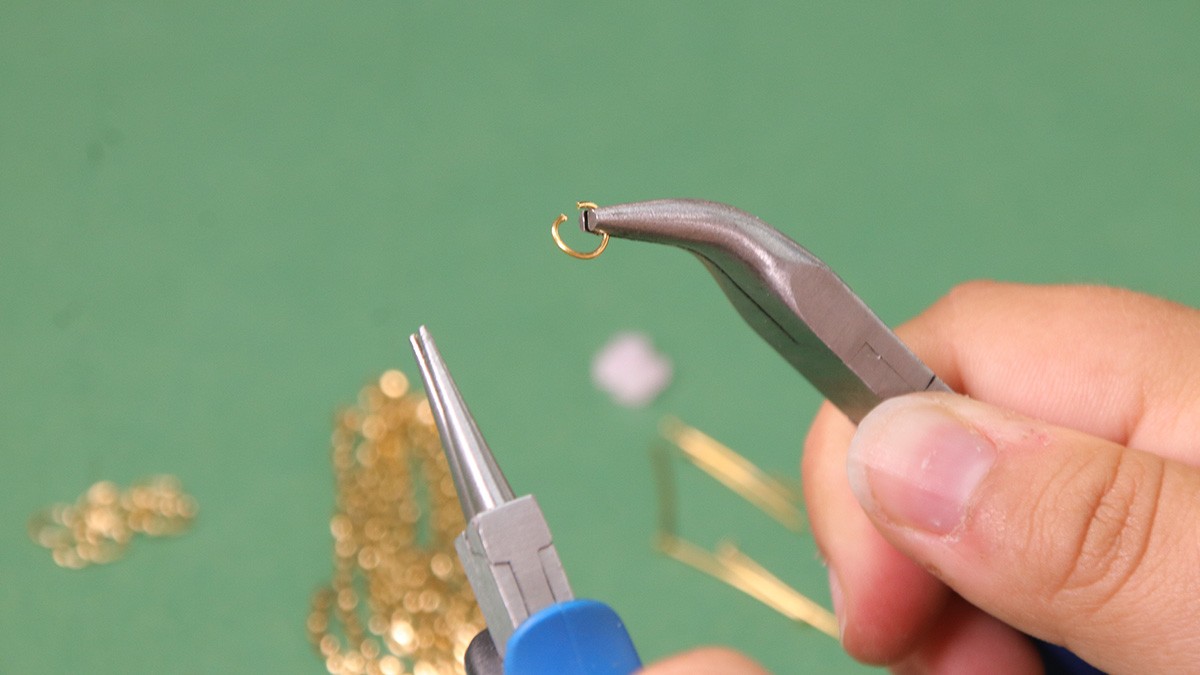 Tutorial facile, orecchini con gemme di quarzo non abbinate : Tappa 4