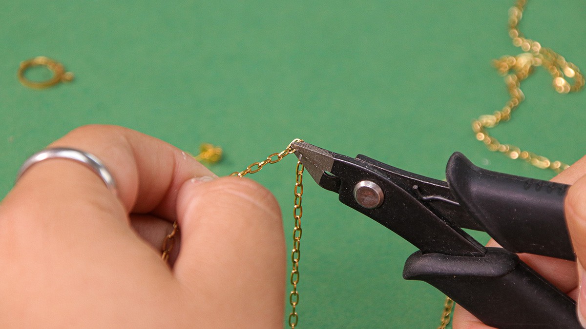 Tutorial facile, orecchini con gemme di quarzo non abbinate : Tappa 5