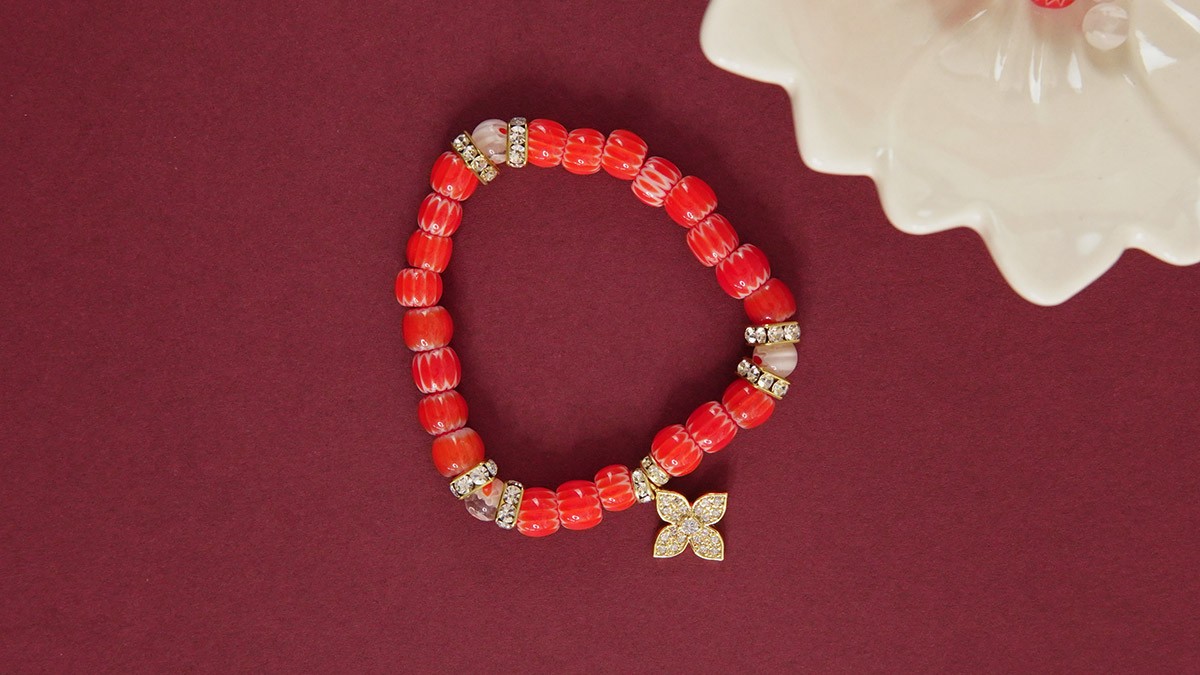 Bracciale elastico con perline Millefiori rosse