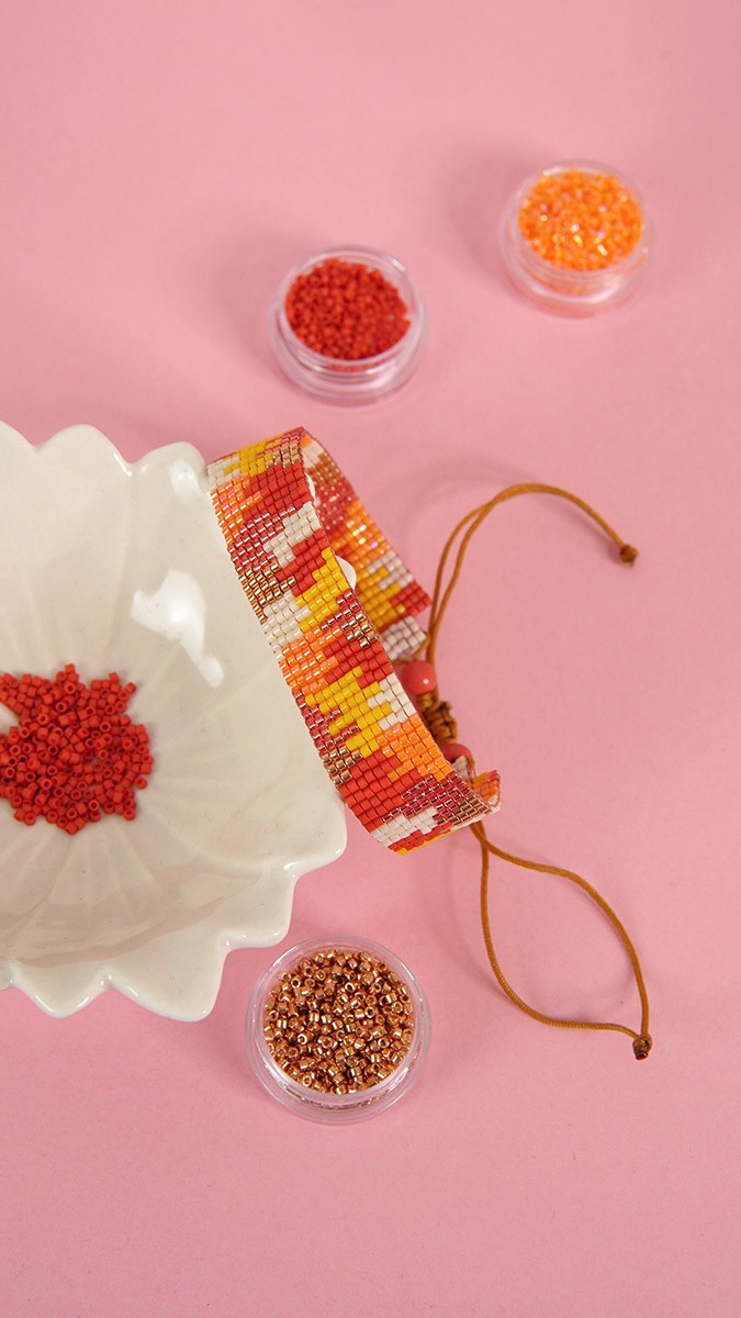 Bracciale a telaio Miyuki con linguette di perle e chiusura scorrevole