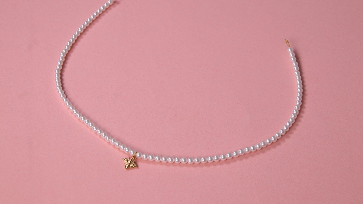 Collana a più fili con catene e perle perlate : Tappa 5