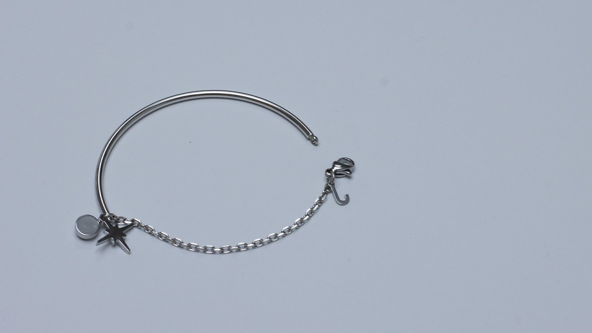 Bracciale semicircolare in acciaio inossidabile personalizzabile con charms : Tappa 3