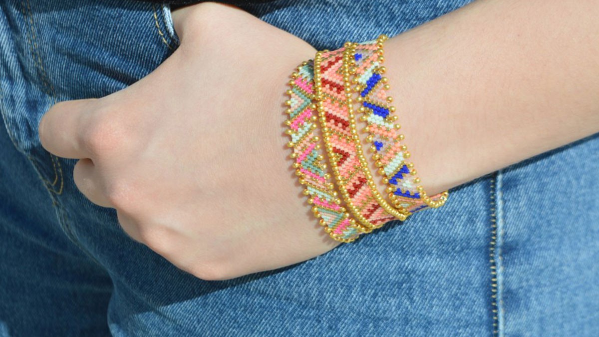 Peyote braccialetto di tessitura insieme perline Miyuki Delicas