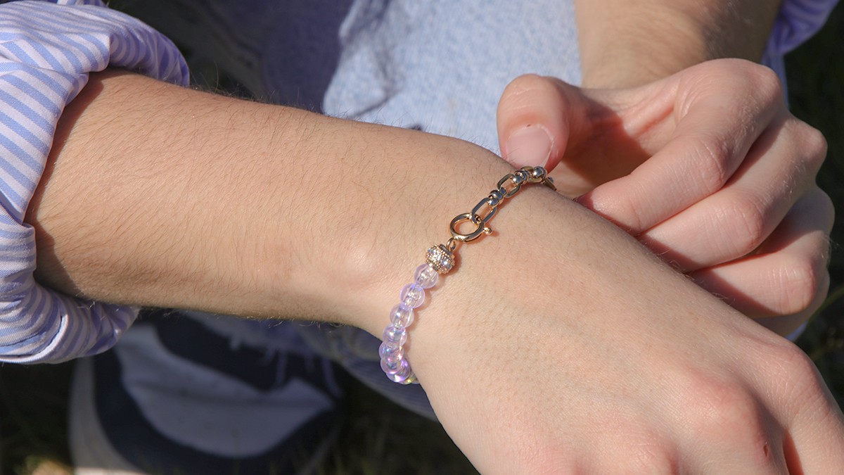 Schema Mezzo bracciale con perline a bolle trasparenti e catena Schema Mezzo bracciale con perline a bolle trasparenti e catena