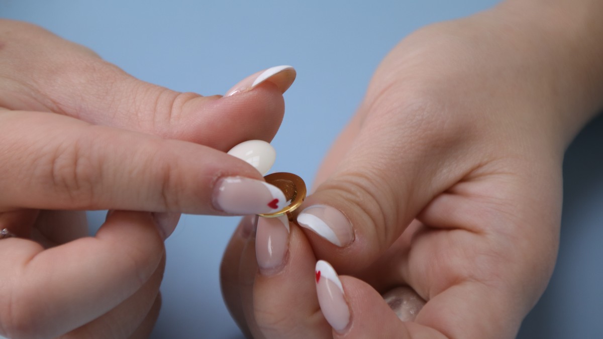 Orecchini con perle di resina a forma di pera : Tappa 1