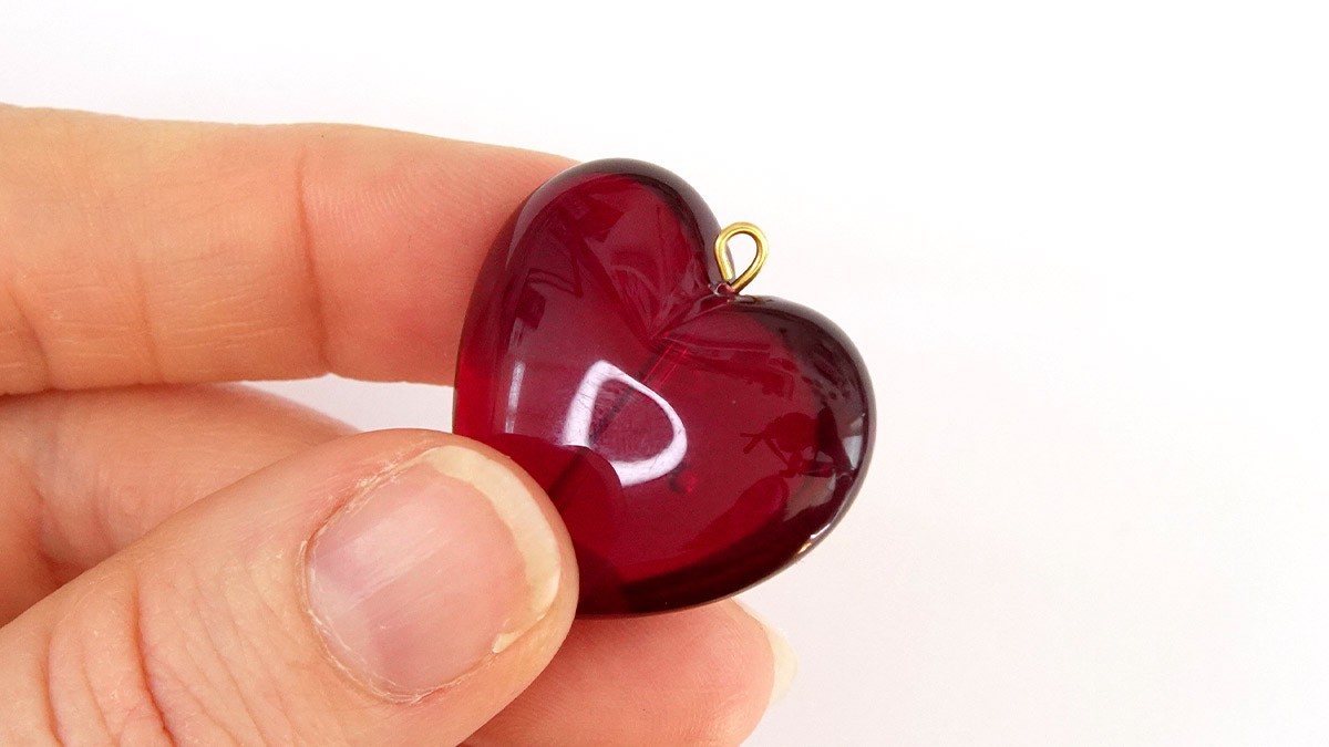 Maxi orecchini a cuore in resina : Tappa 3