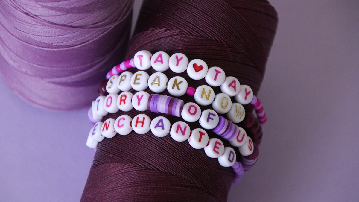 Braccialetti dell'amicizia con perline a forma di lettera e perline Heishi : Tappa 5