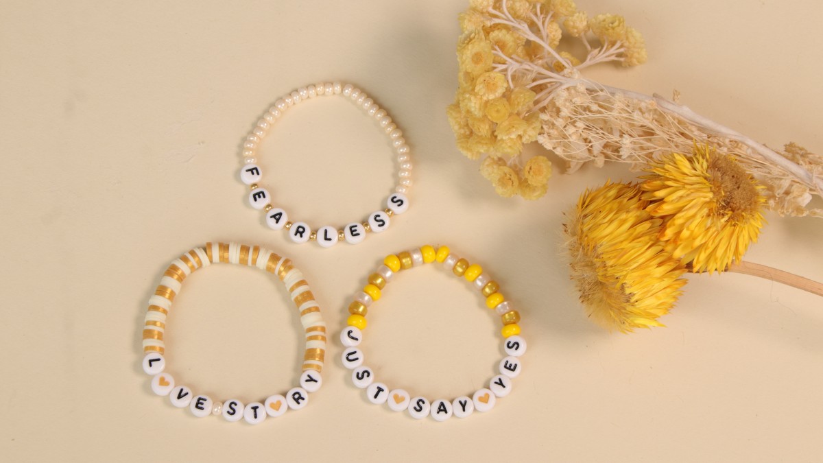 Braccialetti dell'amicizia con perline a forma di lettera e perline Heishi : Tappa 6