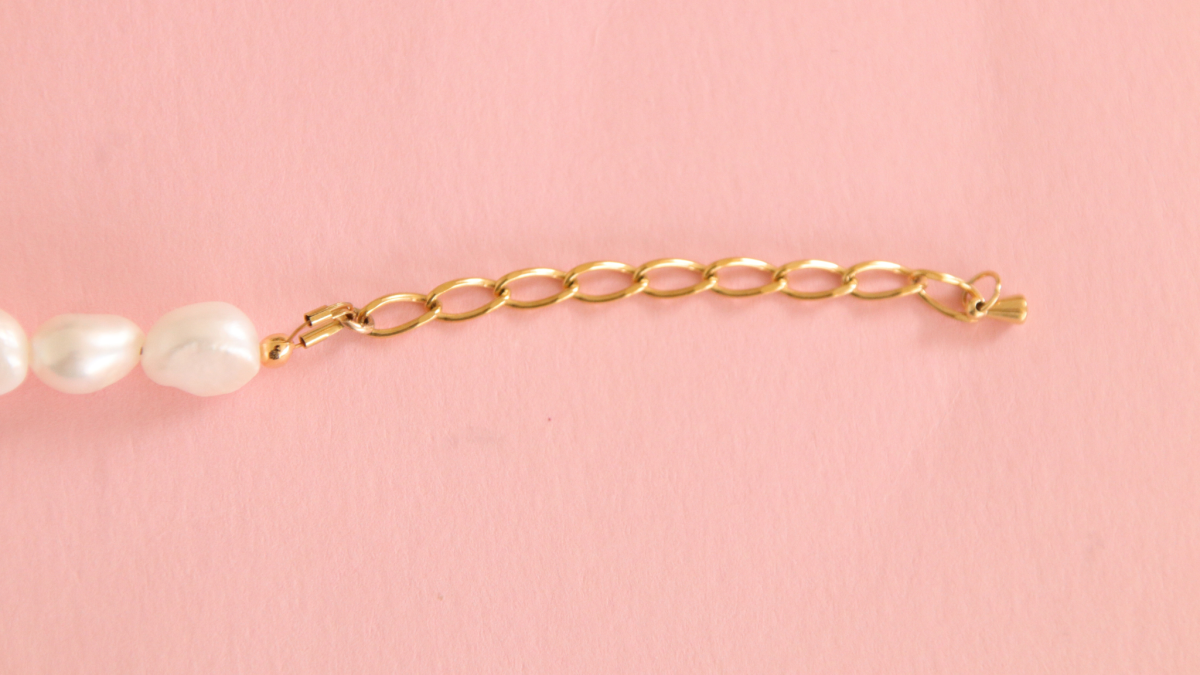 Collana con perle d'acqua dolce e perline di conchiglia : Tappa 8