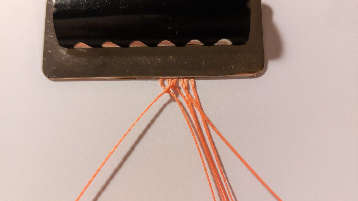 Bracciale estivo in micro-macramè : Tappa 3