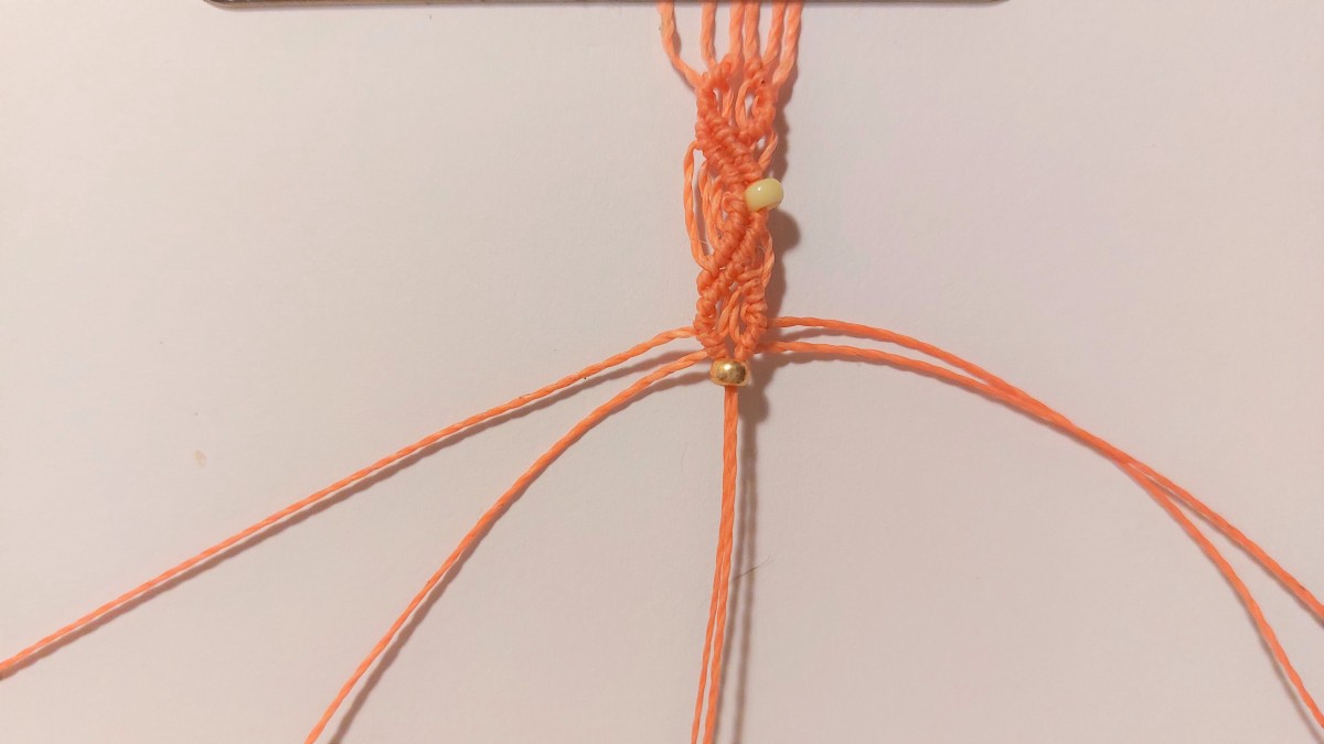 Bracciale estivo in micro-macramè : Tappa 11