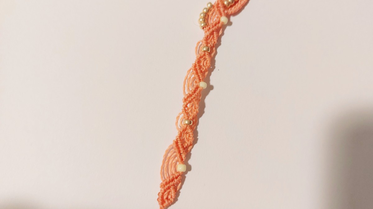 Bracciale estivo in micro-macramè : Tappa 22