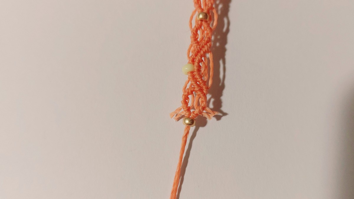 Bracciale estivo in micro-macramè : Tappa 23