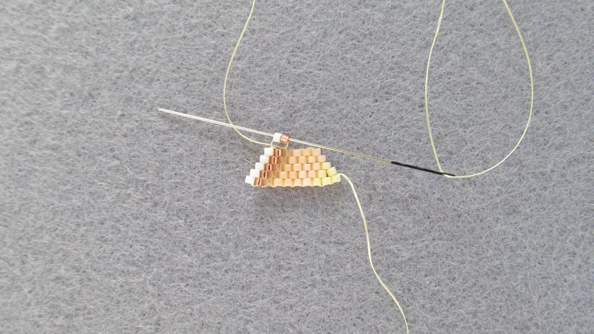 Orecchini con frangia di perle Miyuki : Tappa 2