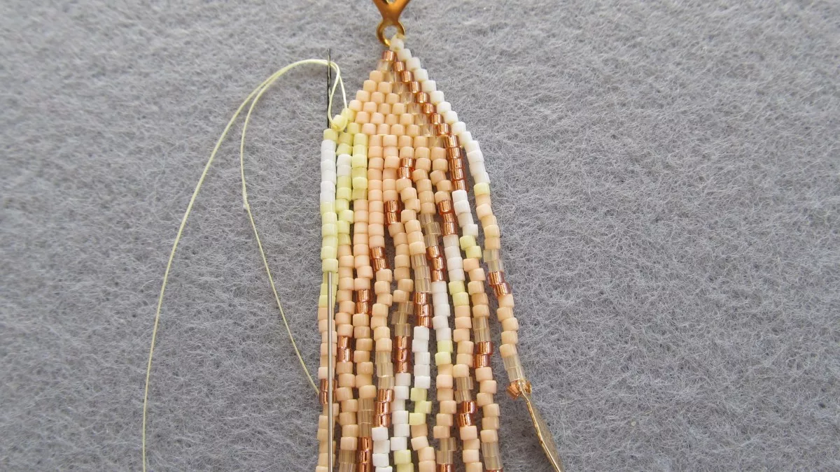 Orecchini con frangia di perle Miyuki : Tappa 7