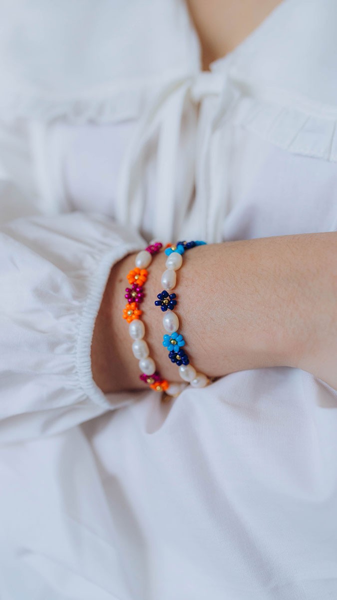 Schema Bracciale floreale con perle d'acqua dolce e perle di semi Schema Bracciale floreale con perle d'acqua dolce e perle di semi