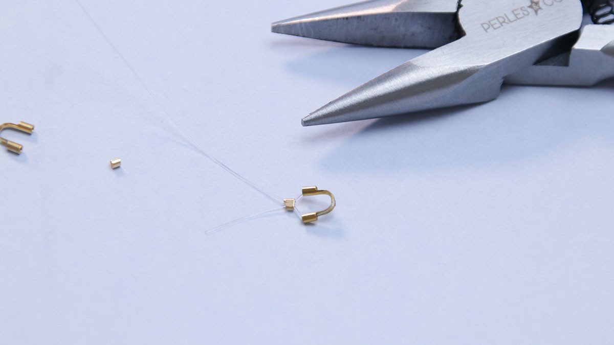 Bracciale floreale con perle d'acqua dolce e perle di semi : Tappa 1 Bracciale floreale con perle d'acqua dolce e perle di semi : Tappa 1