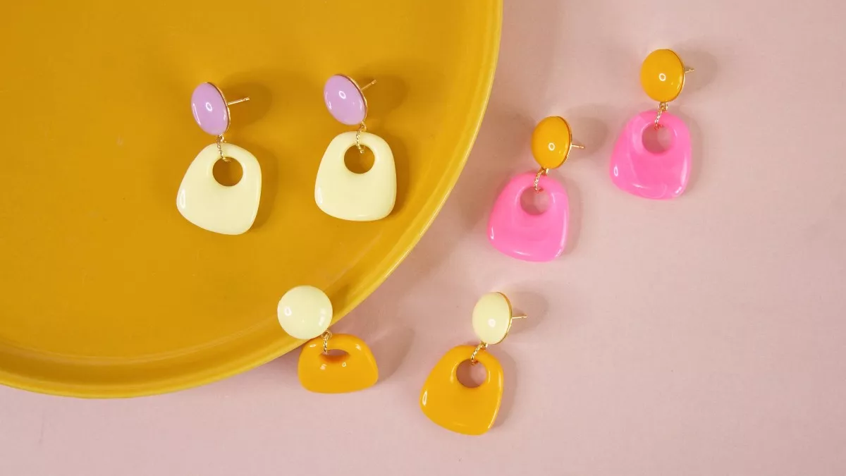 Schema Orecchini pendenti nei colori dell'estate
