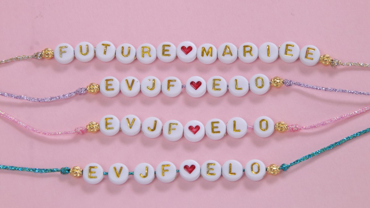 Braccialetti per addio al nubilato con filo metallizzato e perline con lettere : Tappa 5 Braccialetti per addio al nubilato con filo metallizzato e perline con lettere : Tappa 5