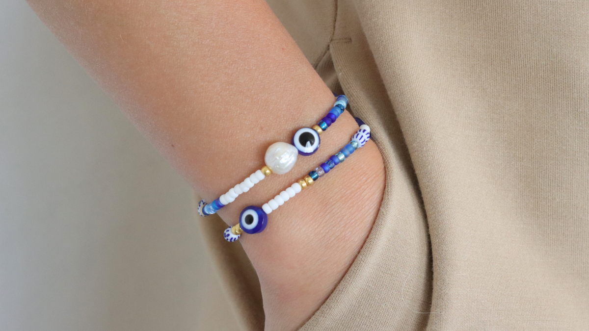 Collana di perle bianche e blu per l'estate - Perle Miyuki e perle d'acqua dolce : Tappa 8 Collana di perle bianche e blu per l'estate - Perle Miyuki e perle d'acqua dolce : Tappa 8